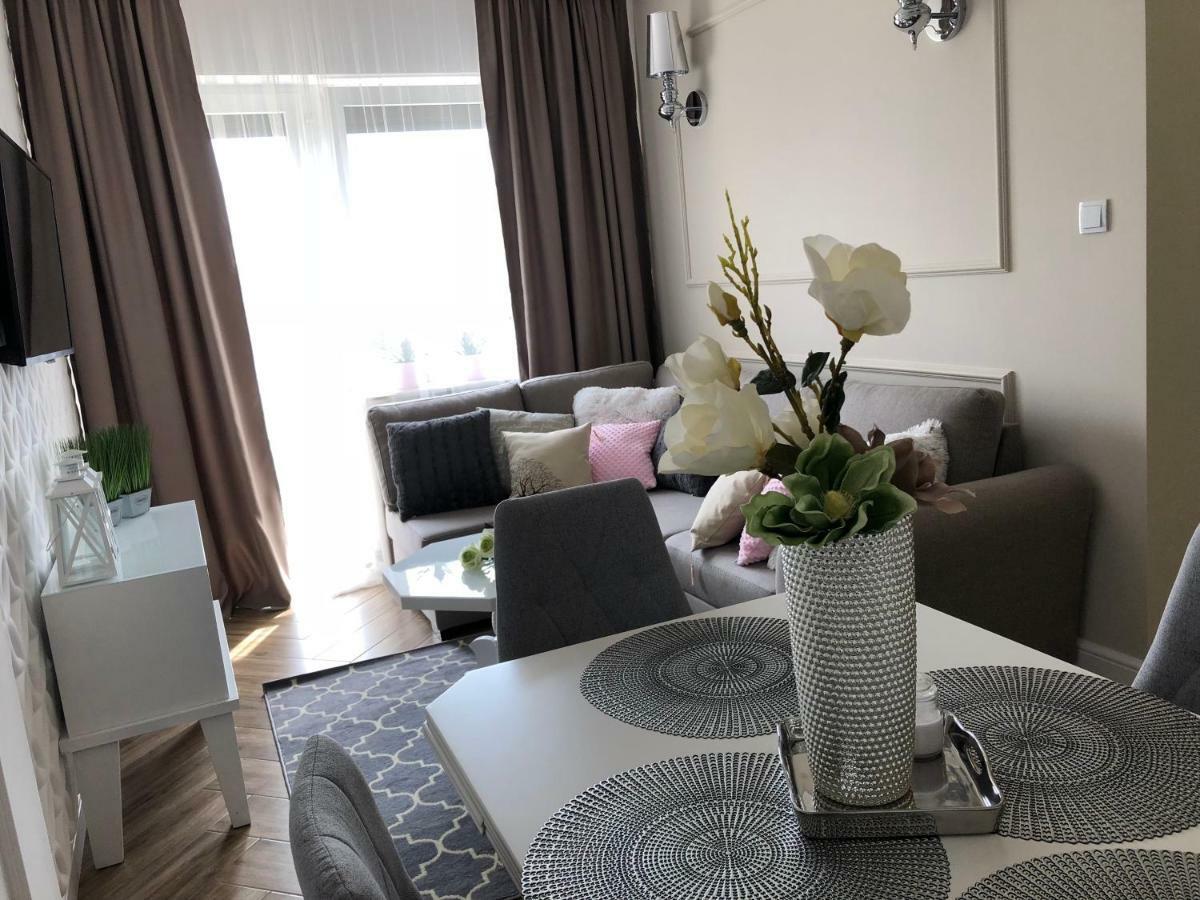 Family & Business Elegant Apartments Ul Warszawska - 2 Bedroom, Balcony, Parking Kielce Exterior photo