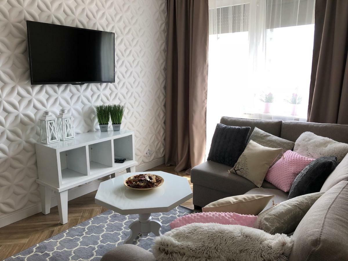 Family & Business Elegant Apartments Ul Warszawska - 2 Bedroom, Balcony, Parking Kielce Exterior photo